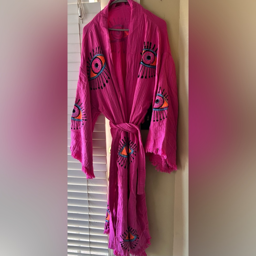 Pink Eye-Patterned Kaftan - Picture 3 of 3